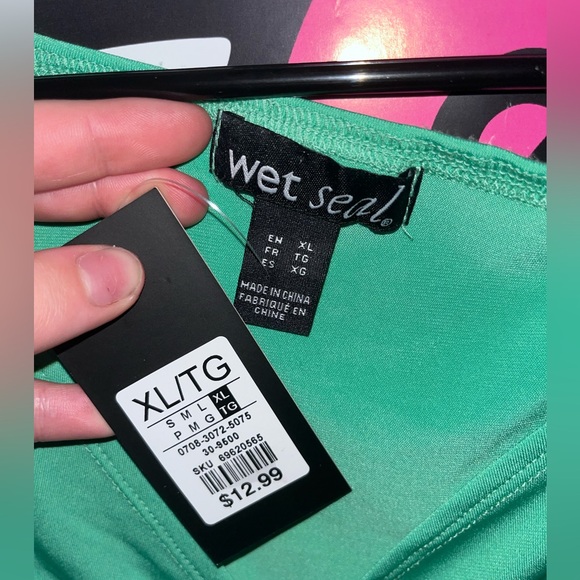 Wetseal Green Crop - Picture 3 of 3